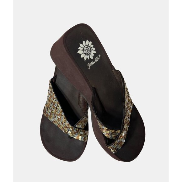 ✅ 3/$20 Sale-YELLOW BOX Glitzy Flip-Flop Wedge Sandals (Gold & Silver) Size 6.5 - Picture 1 of 8